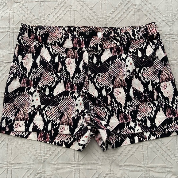 H&M Pants - Pink Snake Print Shorts